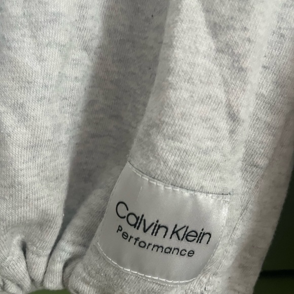 Calvin Klein crop sweatshirt - Picture 3 of 4